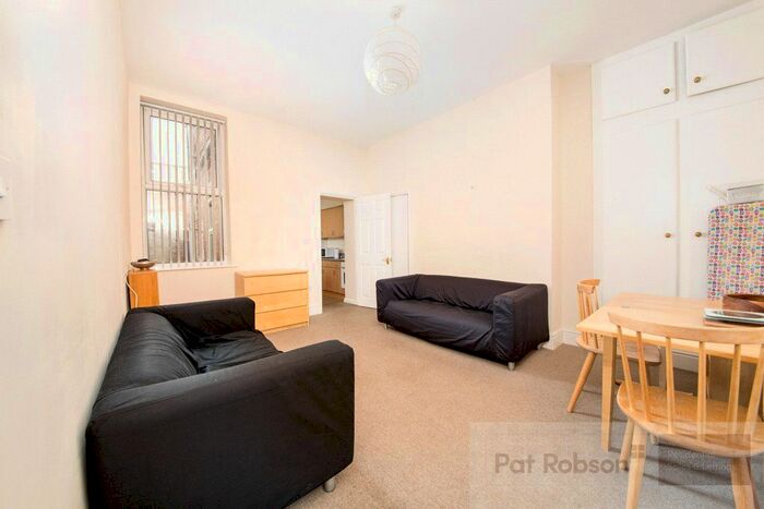 2 Bedroom Flat For Sale In Glenthorn Road, Jesmond, Newcastle Upon Tyne, NE2
