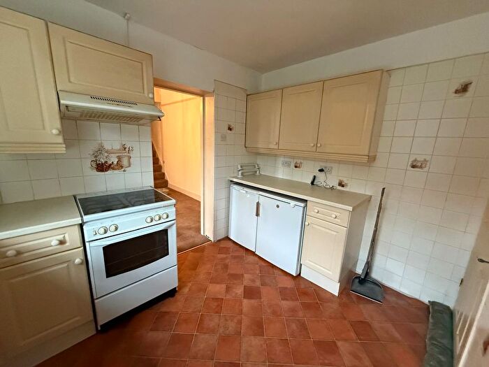 2 Bedroom Terraced House To Rent In Hermon Hill, London, E18