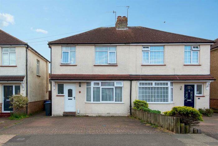 3 Bedroom House To Rent In North Farm Road, Lancing, BN15