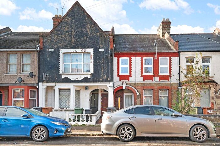 2 Bedroom Flat To Rent In Morieux Road, London, E10