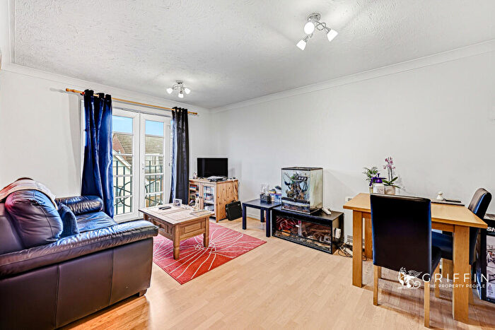 1 Bedroom Flat For Sale In Rawlyn Close, Chafford Hundred, Grays, RM16