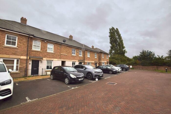 3 Bedroom Terraced House To Rent In Rainbow Road, Dartford, Kent, DA8