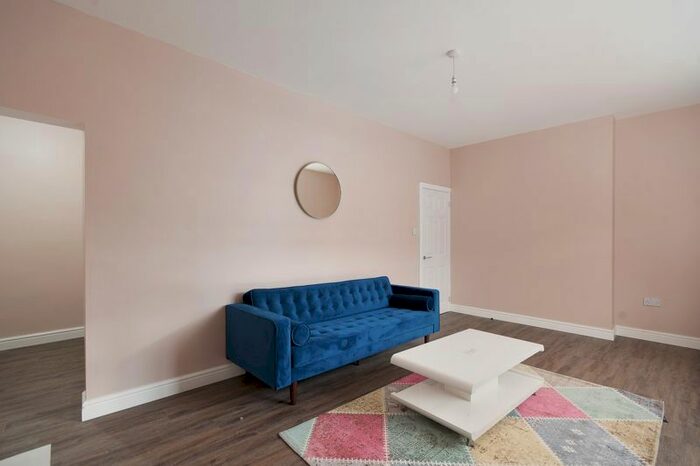 2 Bedroom Flat To Rent In London Road, Sheffield, S2