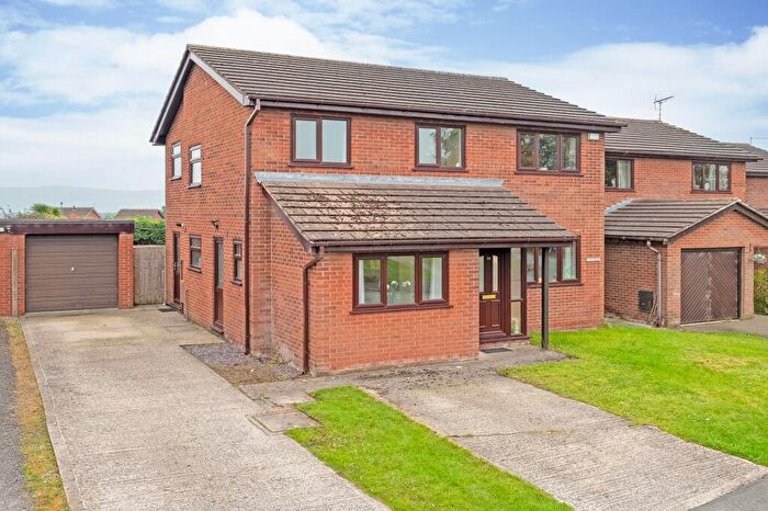 4 Bedroom Detached House For Sale In Darwen Drive, Penymynydd, CH4
