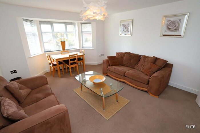 2 Bedroom Apartment To Rent In New Durham Courtyard, Gilesgate, DH1