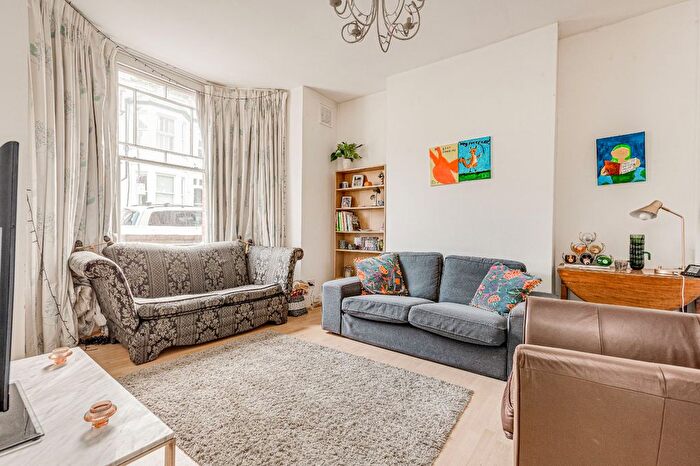 4 Bedroom Terraced House To Rent In Garfield Road, Battersea, SW11