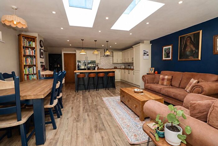3 Bedroom Detached House For Sale In Greenfield Road, Middleton On The Wolds, YO25