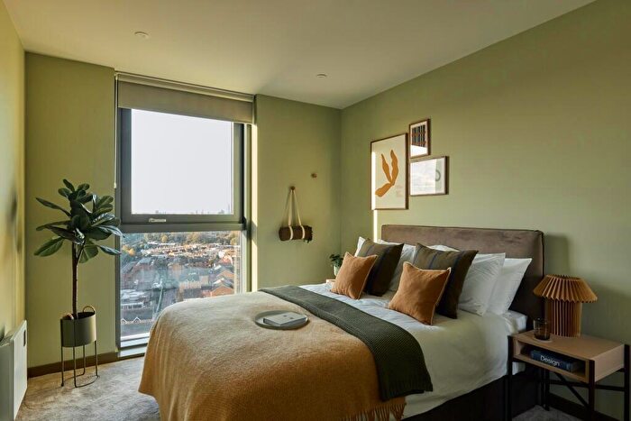 3 Bedroom Flat To Rent In Bale And Anchor, Bale House, Conington Road, London, SE13