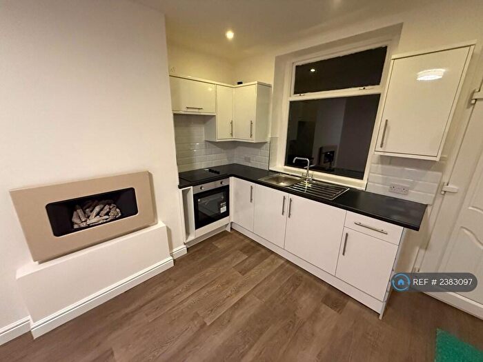 2 Bedroom Terraced House To Rent In Skircoat Green, Halifax, HX3