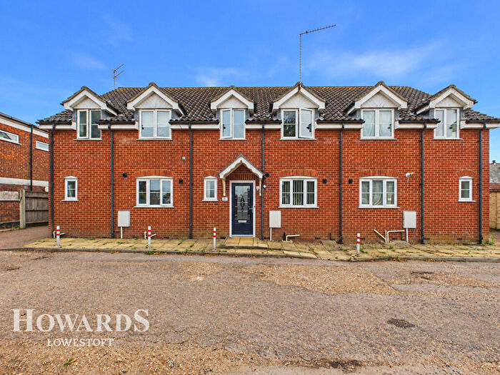 3 Bedroom Terraced House For Sale In Forge Terrace, Oulton Broad, NR32
