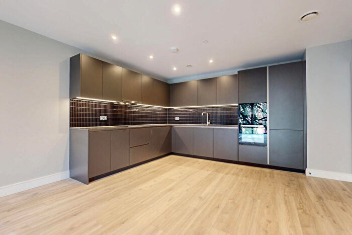 3 Bedroom Apartment To Rent In Parkside, SE17