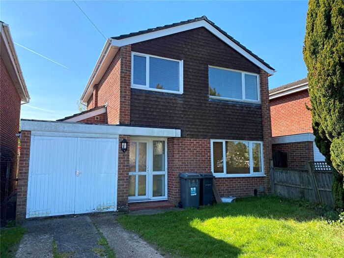 3 Bedroom Detached House For Sale In Graycot Close, Kinson, Bournemouth, Dorset, BH10