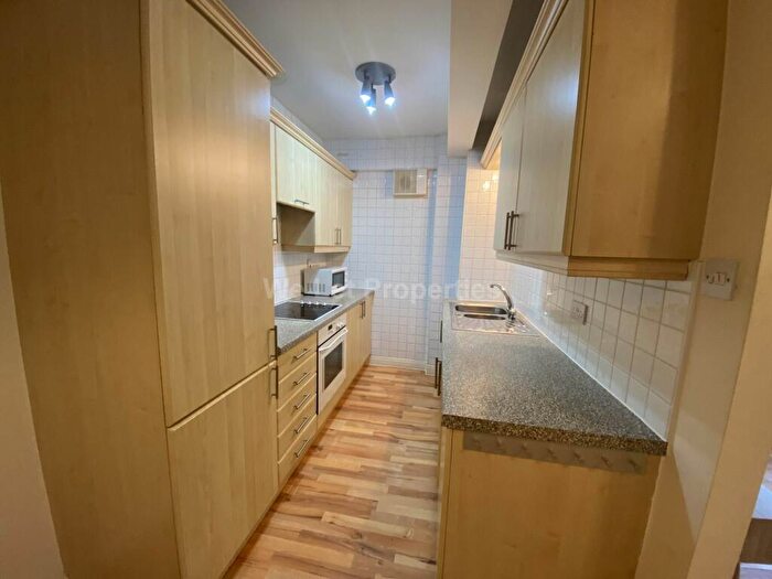 2 Bedroom Apartment To Rent In Tuscany House, Dickinson Street, M1