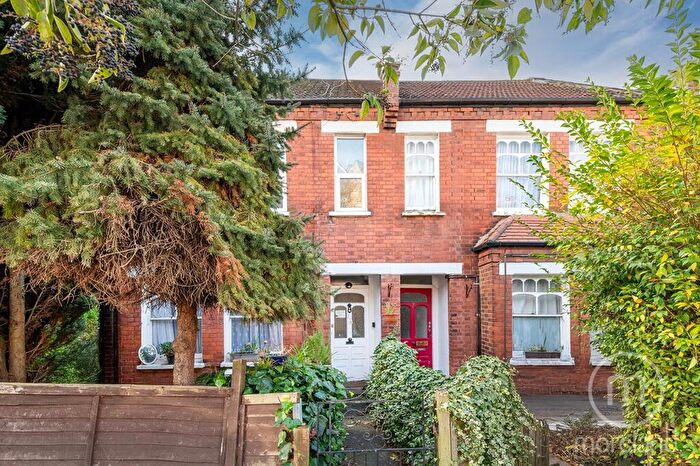 2 Bedroom Apartment To Rent In Crewys Road, Childs Hill, NW2