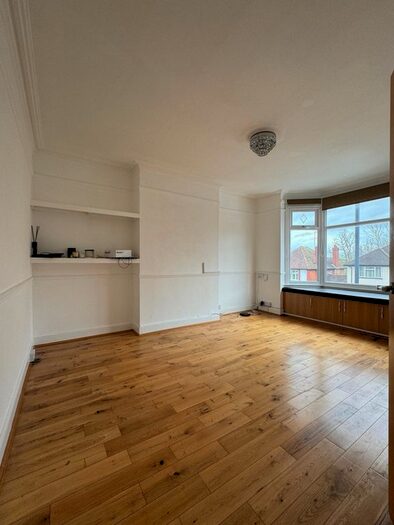 4 Bedroom Flat To Rent In Harrow View, Harrow, HA1