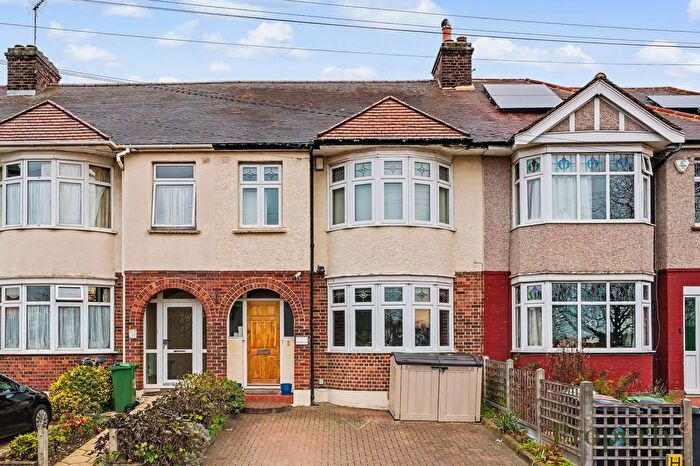 3 Bedroom Terraced House For Sale In Shaftesbury Road, London, E4