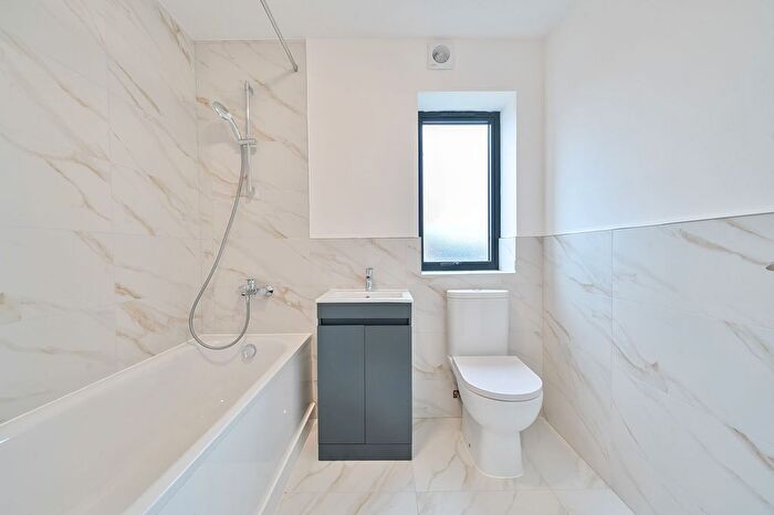 1 Bedroom Flat To Rent In High Street, ME1