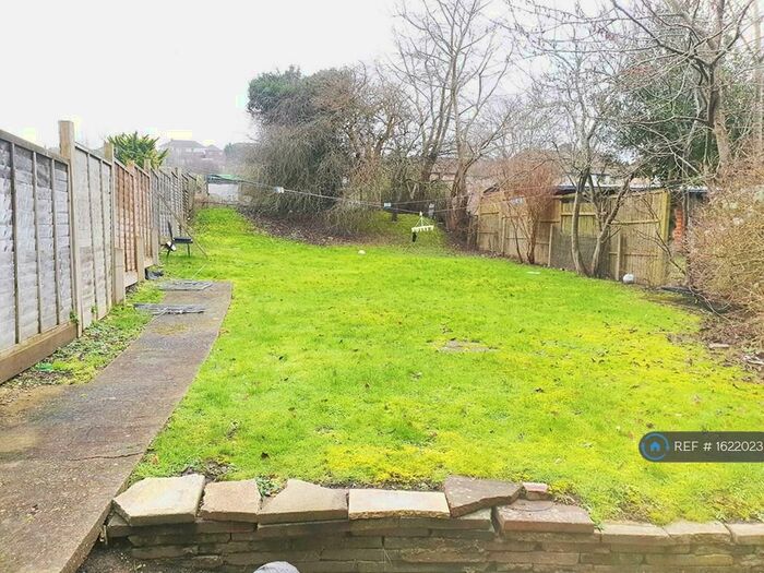 5 Bedroom Semi-Detached House To Rent In Southall Avenue, Brighton, BN2