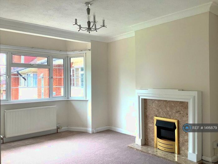 3 Bedroom Flat To Rent In Imperial Drive, Harrow, HA2