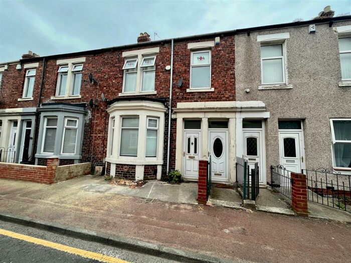 2 Bedroom Flat To Rent In Station Road, Bill Quay, Gateshead, NE10