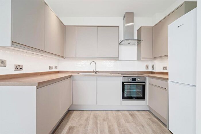 1 Bedroom Apartment To Rent In Finchley Road, London, NW3