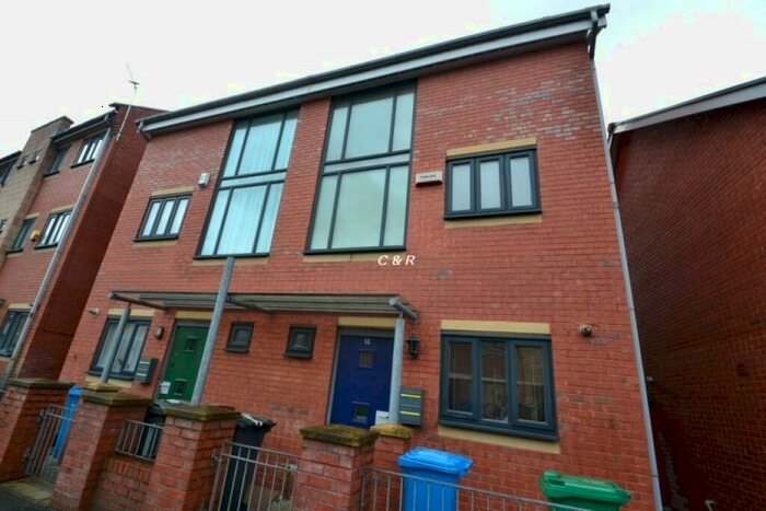 3 Bedroom Town House To Rent In Reilly Street, Hulme, Manchester, M15