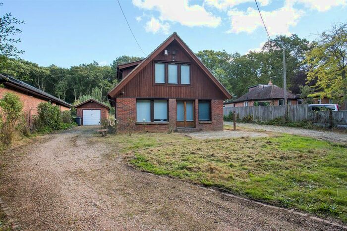 2 Bedroom Maisonette To Rent In Radfall Ride, Whitstable, CT5