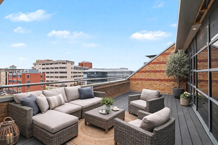 Studio For Sale In Woking, Surrey, GU21