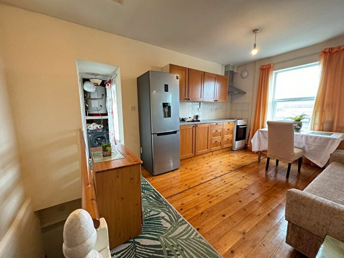 1 Bedroom Flat To Rent In Harold Road, London, E13