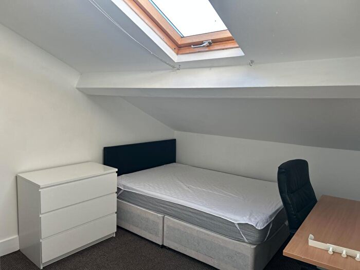 1 Bedroom House To Rent In Room Rathbone Road, L15