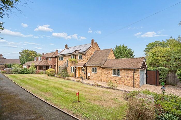 4 Bedroom Detached House For Sale In School Lane, Chalfont St. Peter, Gerrards Cross, Buckinghamshire, SL9