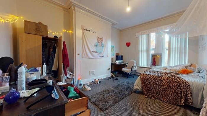 8 Bedroom Semi Detached House To Rent In Bainbrigge Road, Headingley, Leeds, LS6