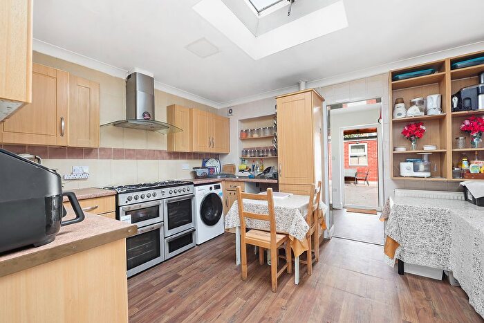 5 Bedroom Terraced House For Sale In Capworth Street, London, E10