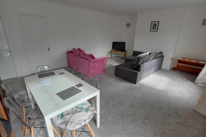 2 Bedroom Flat To Rent In Railway Street, Beverley, HU17