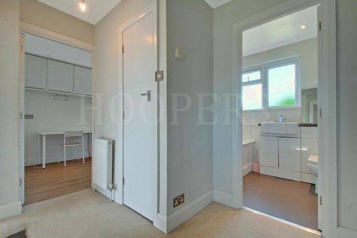 2 Bedroom Flat To Rent In Coles Green Road, London, NW2