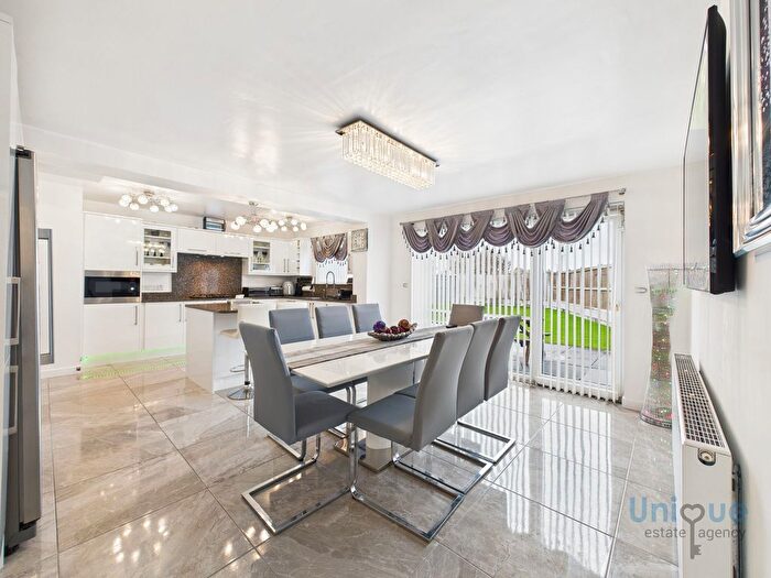 5 Bedroom Detached House For Sale In Princes Way, Fleetwood, FY7