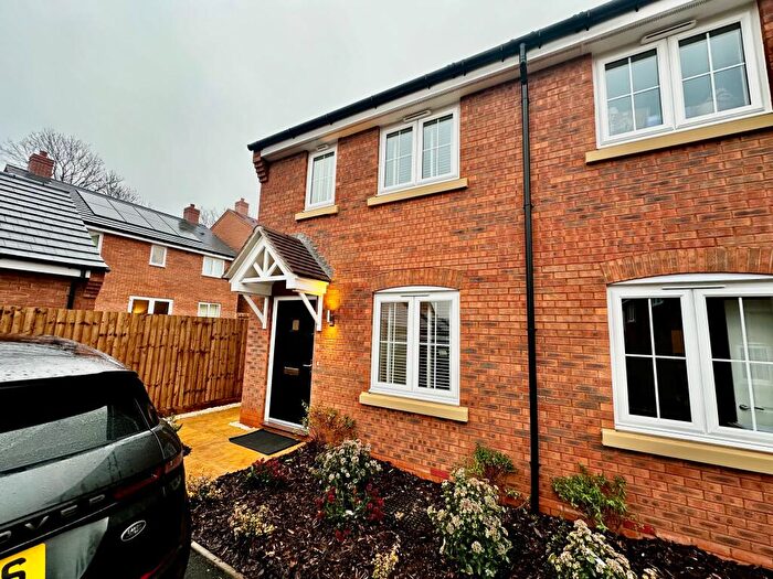 2 Bedroom House To Rent In Hollywood Lane, Castle Donnington, DE74