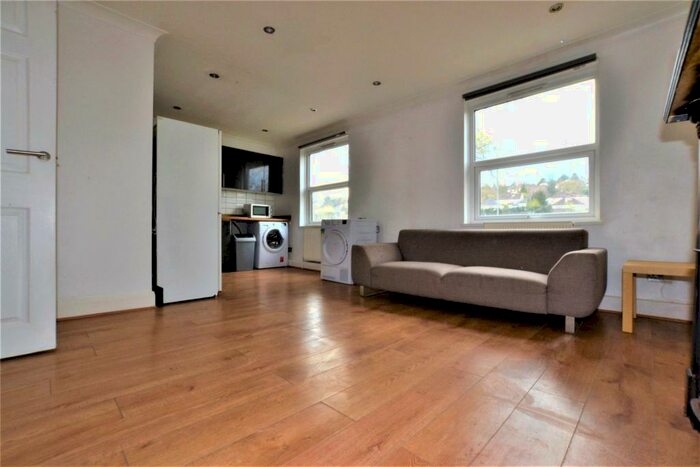 2 Bedroom Apartment To Rent In Brighton Road, Purley, CR8