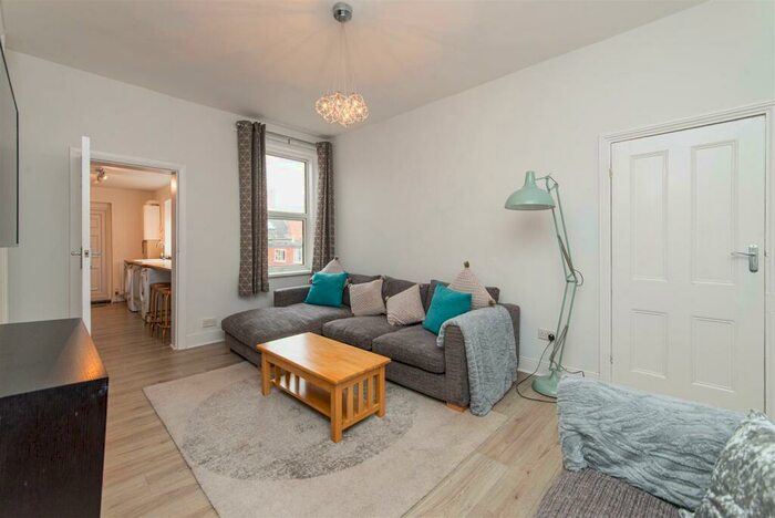 3 Bedroom Flat To Rent In Doncaster Road, Sandyford, Newcastle Upon Tyne, NE2