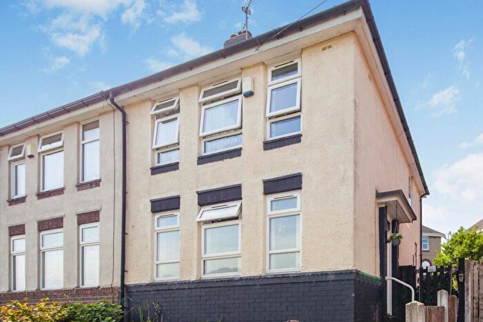 3 Bedroom Semi-Detached House For Sale In Ecclesfield Road, Sheffield, S5