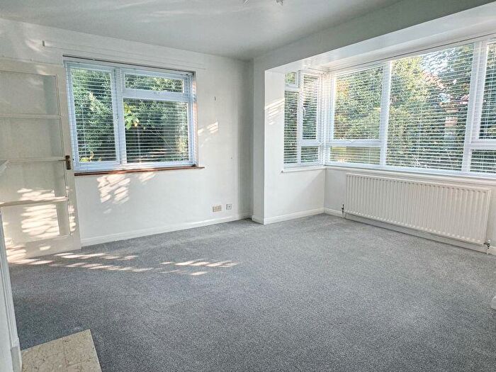 2 Bedroom Flat For Sale In Limmer Lane, Felpham Village, PO22