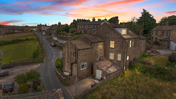 2 Bedroom End Of Terrace House For Sale In Spring View, Thornton, Bradford, BD13