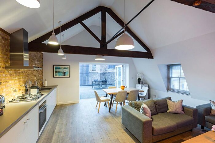 1 Bedroom Flat To Rent In Rathbone Place, London, W1T