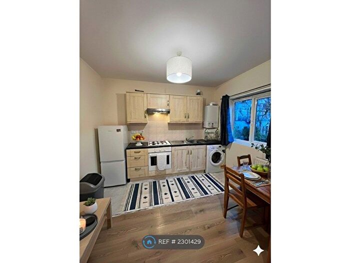 1 Bedroom Flat To Rent In Dalston Lane, London, E8