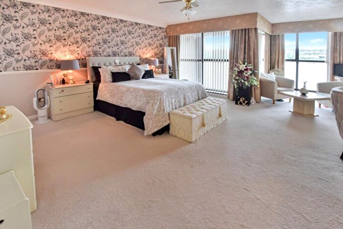 1 Bedroom Apartment For Sale In Seaford Court, Esplanade, Rochester, ME1