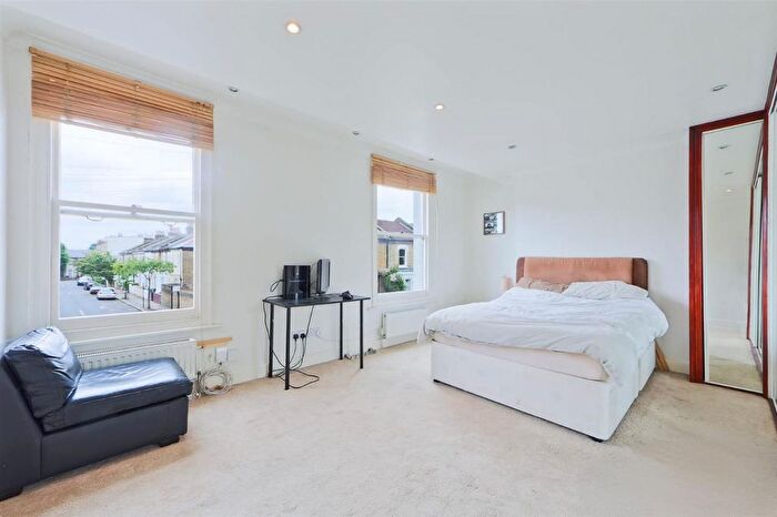 6 Bedroom Terraced House To Rent In Rattray Rd, London, SW2