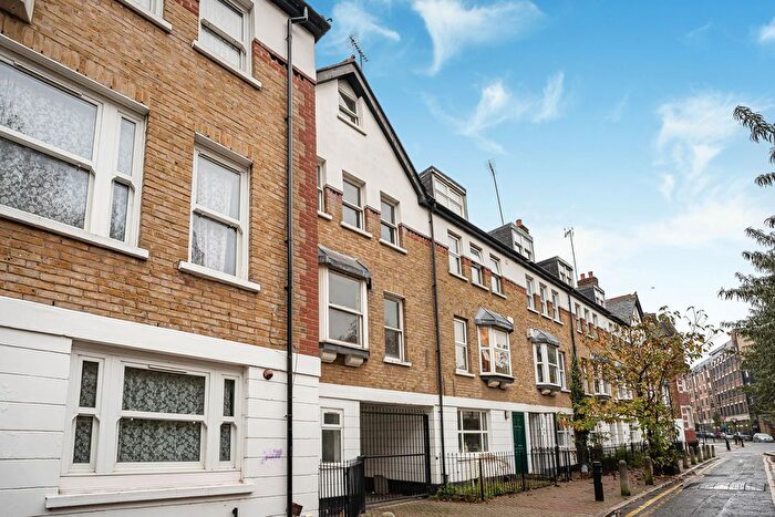 3 Bedroom Terraced House For Sale In Boundary Street, London, E2