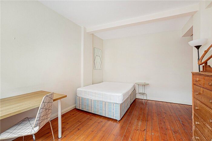 3 Bedroom Flat To Rent In West Kensington Court, Edith Villas, London, W14