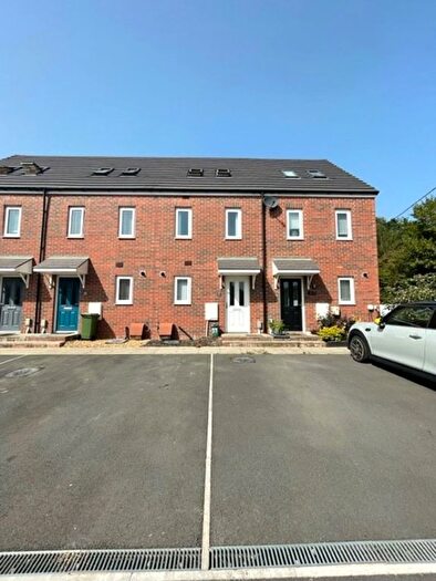 3 Bedroom Terraced House To Rent In Ffordd Y Glowyr (), Mountain Ash, CF45