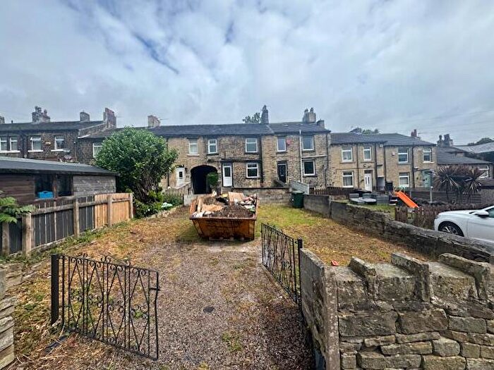 1 Bedroom Semi-Detached House To Rent In Church Street, Huddersfield, West Yorkshire, HD1